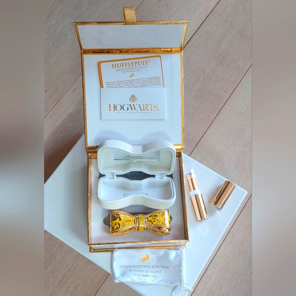 NIB Limited edition House of Sillage Harry Potter Hufflepuff lipstick case set